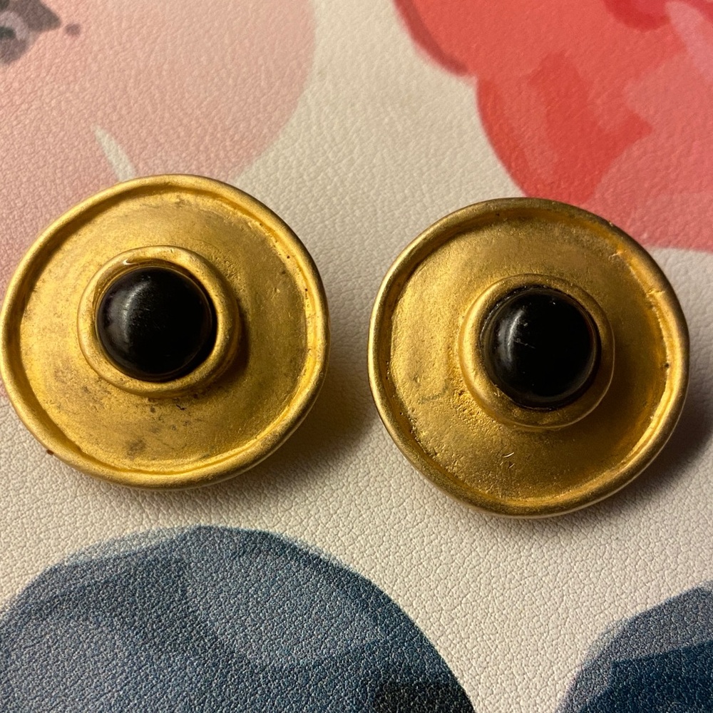 Vintage Matte Gold and Black Cabochon Round Earrings